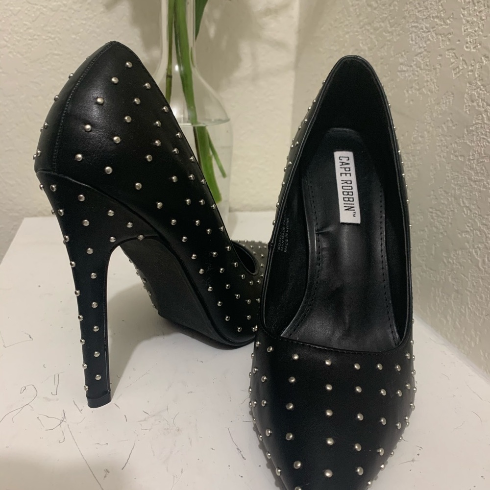 Studded Pointed Toe Pums - Picture 2 of 5